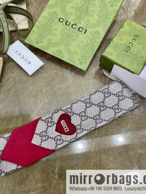 GUCCI Gucci 100% silk Valentine\'s Day limited edition love ribbon