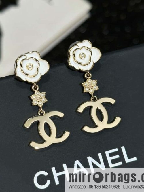 ☀️Original ☀️ new ☑️ Chanel c3 double c camellia earrings ☀️