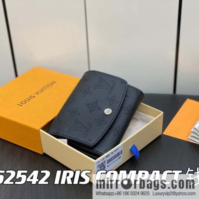 [Original single boutique] M62542 black full leather flip wallet series IRIS COMPACT wallet