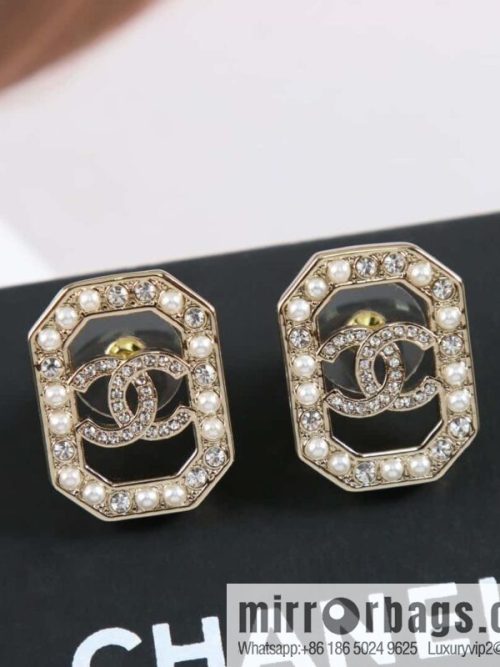New ☑️ Chanel c1 double c octagonal pearl stud earrings