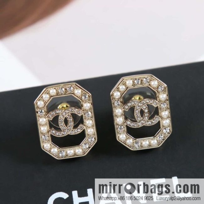 New ☑️ Chanel c1 double c octagonal pearl stud earrings