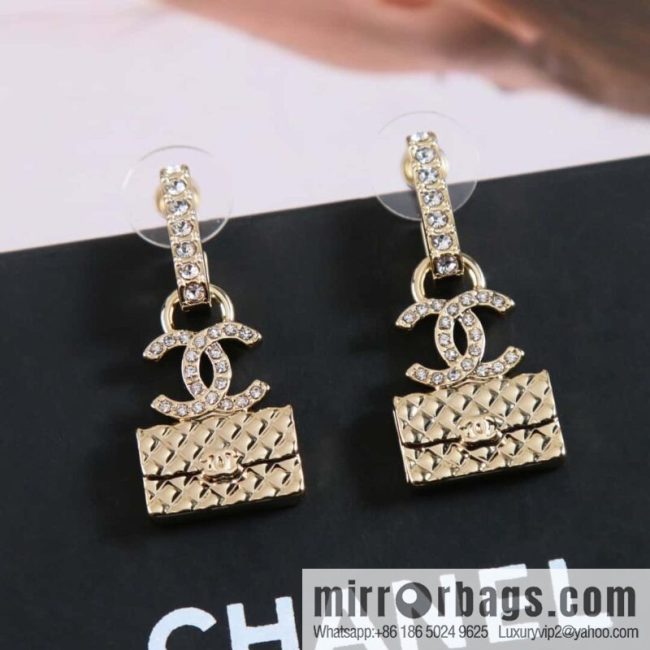 ❗️New ❗️ Chanel stud earrings, new ☑️ Chanel c2 double c bag stud earrings