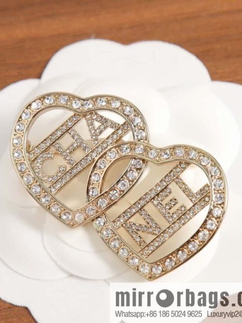 New ☑️ Chanel double love peach heart brooch