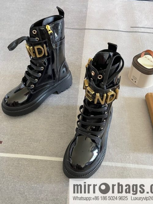 🐰🐰FENDI Fendi 2023 Fendi Graphy series autumn and winter catwalk Martin boots Xiaohongshu recommends autumn and winter Martin boots