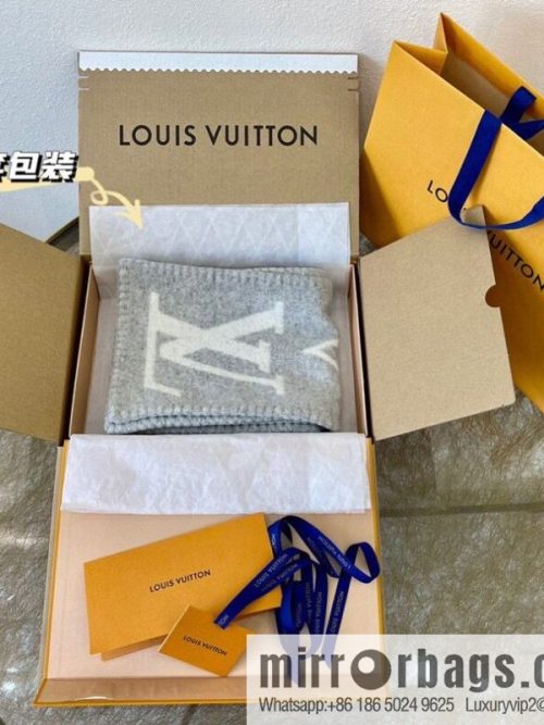 LV Louis Vuitton off-white 100% cashmere scarf M77389