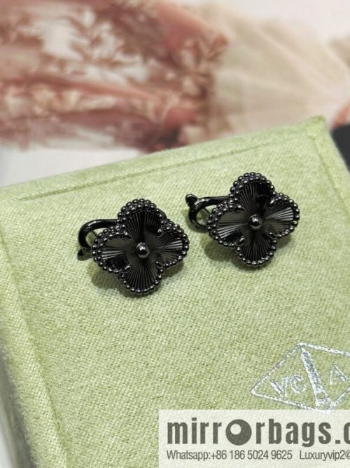 ☀️Van Cleef & Arpels Laser Gun Black Clover Earrings Earrings ☀