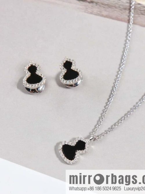 ☀️Qeelin Kirin Wulu White Gold HyCeram ® Black Gourd Necklace, Earrings ☀️