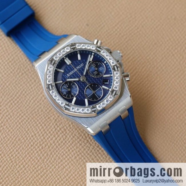 The new AP Audemars Piguet Royal Oak women\'s multi-function chronograph mechanical watch - Image 2