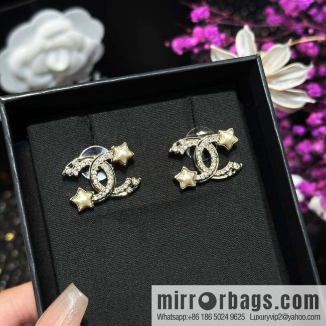 ☀️New ☑️ Chanel double C pentagram ⭐ star stud earrings ☀️