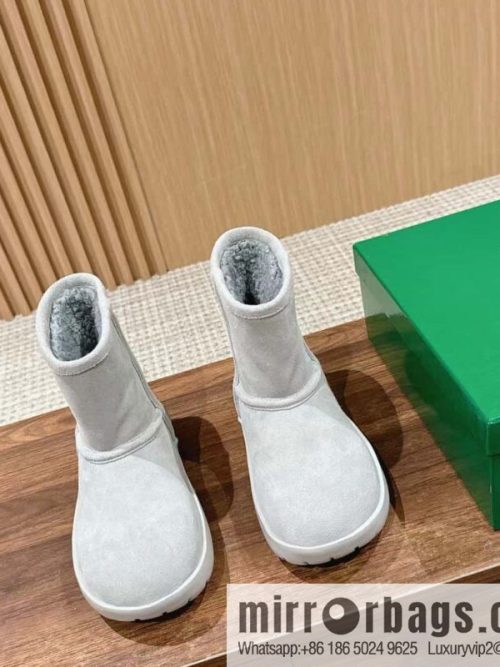 🐰🐰𝐁𝐨𝐭𝐭𝐞𝐠𝐚 𝐕𝐞𝐧𝐞𝐭𝐚 BV autumn and winter new round head simple snow boots fluffy short boots