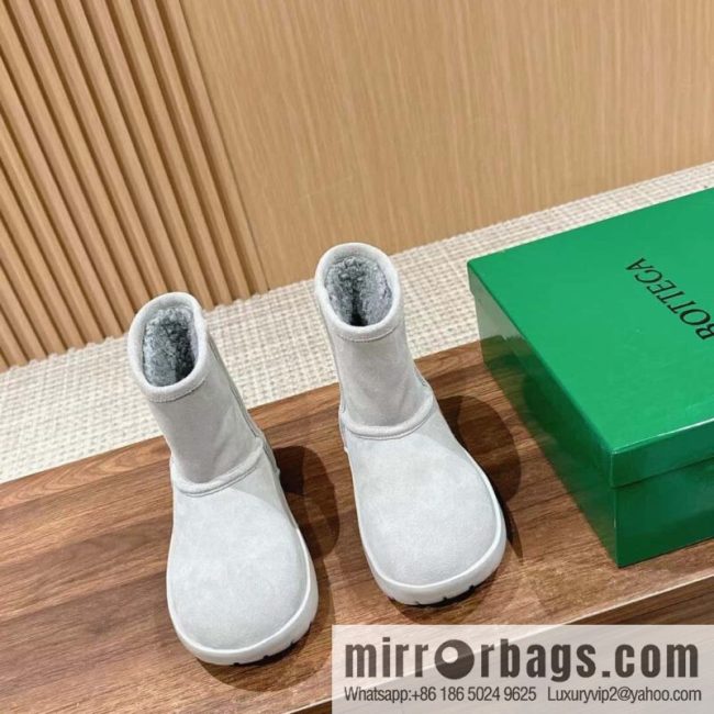 🐰🐰𝐁𝐨𝐭𝐭𝐞𝐠𝐚 𝐕𝐞𝐧𝐞𝐭𝐚 BV autumn and winter new round head simple snow boots fluffy short boots