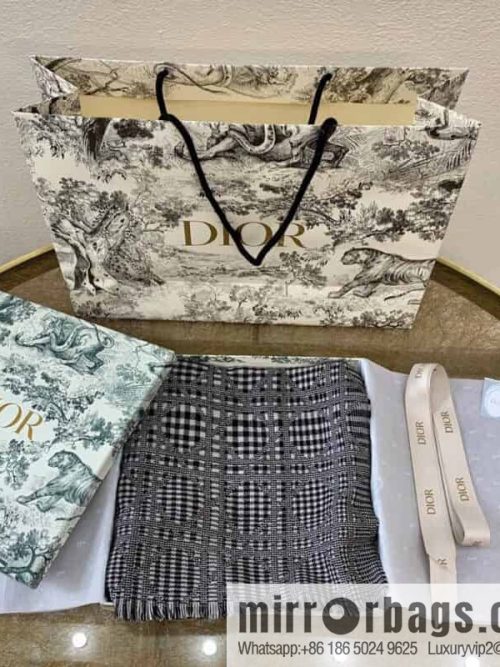 Dior Dior\'s unique style Teng pattern thousand bird grid new version long scarf