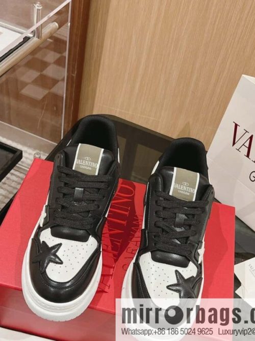 🐰🐰Valentino Valentino 2023 early autumn new star shoes Wang Hedi Ren Jialun star the same style