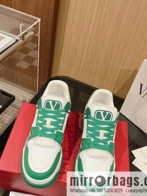 🐰🐰2023 The latest catwalk model Valentino Warren \"Couple limited series casual sports couple model, board shoes