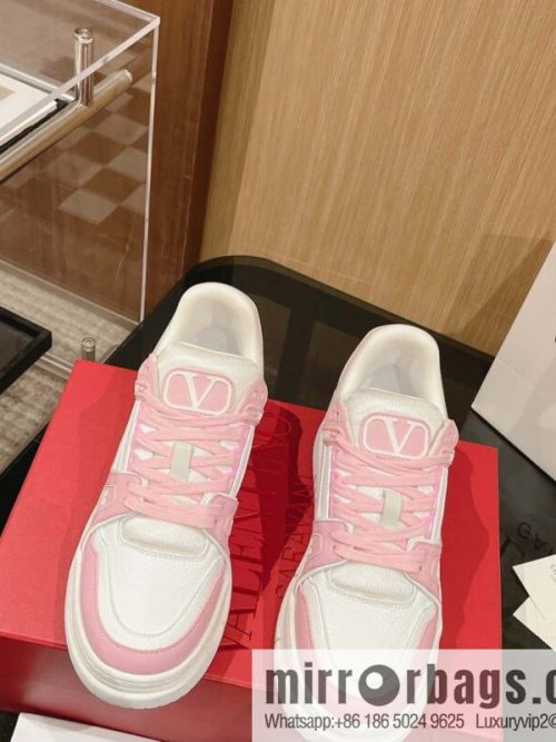 🐰🐰2023 The latest catwalk model Valentino Warren \"Couple limited series casual sports couple model, board shoes