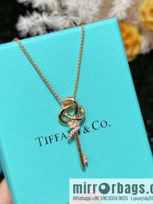 ❗️New ❗️ New ☑️ TIFFANY & Co. Woven Half Diamond Key Necklace