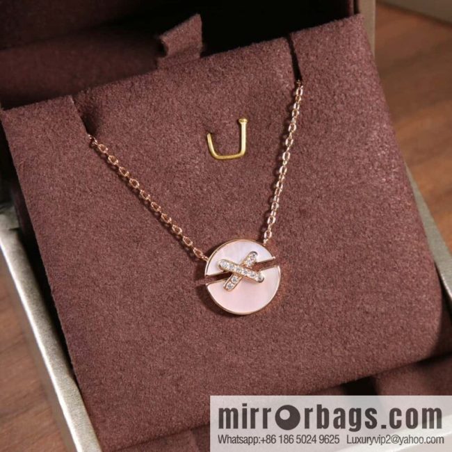 Shangmei Paris Jeux de Liens Harmony Edge • Lifetime Series Round • Edge, Chalcedony, White Fritillary Necklace