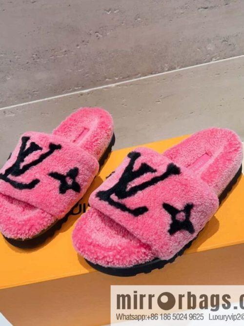 🐰🐰(Top version) Louis vuitton 2023 new wool slippers fine soft wool, grade 1 quality 🔝 pure fur