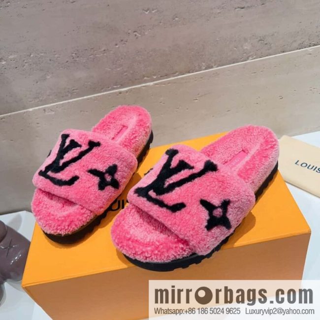 🐰🐰(Top version) Louis vuitton 2023 new wool slippers fine soft wool, grade 1 quality 🔝 pure fur
