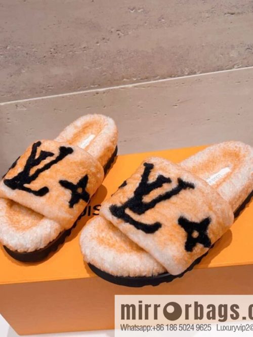 🐰🐰(Top version) Louis vuitton 2023 new wool slippers fine soft wool, grade 1 quality 🔝 pure fur