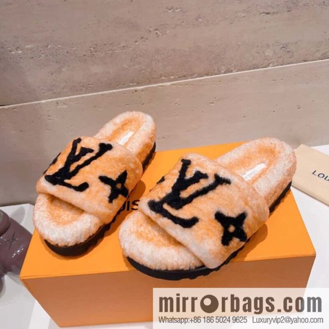 🐰🐰(Top version) Louis vuitton 2023 new wool slippers fine soft wool, grade 1 quality 🔝 pure fur