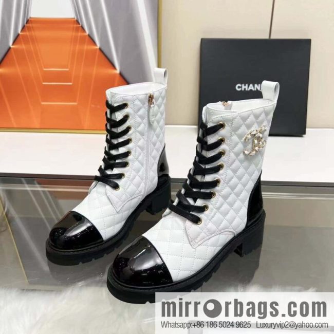 🐰🐰 \"CHANEL\" Chanel\'s latest Martin boot series, the top-level show series