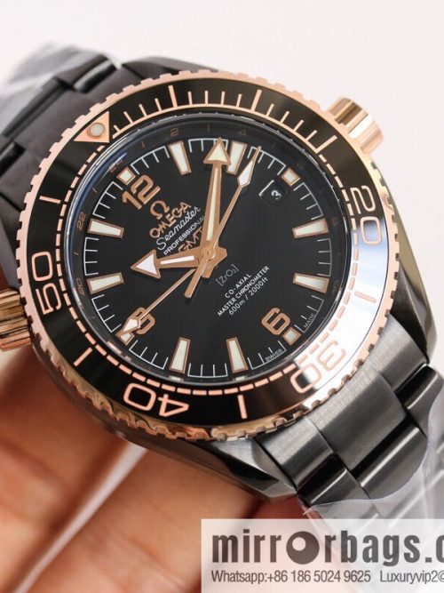 Omega All Black Ocean Universe 600 meters \"Black of the Deep Sea\" - New Zealand Emirates Captain 1: equipped with a self-produced 8906 movement