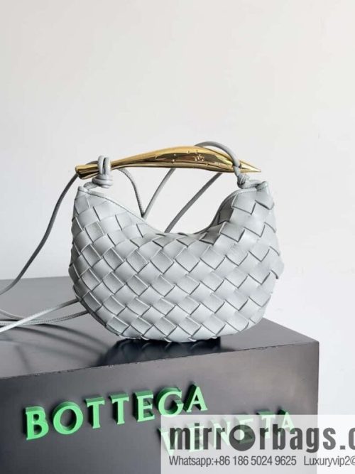 BottegaVeneta2023 new model, Baodiejia Bv spring and summer new mini sardines SARDINE model number: 744267 agate gray