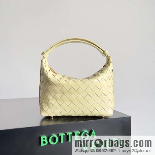 BvWallace Shoulder Bento Bag, Model 754443 intrecciato woven bag, ice cream color