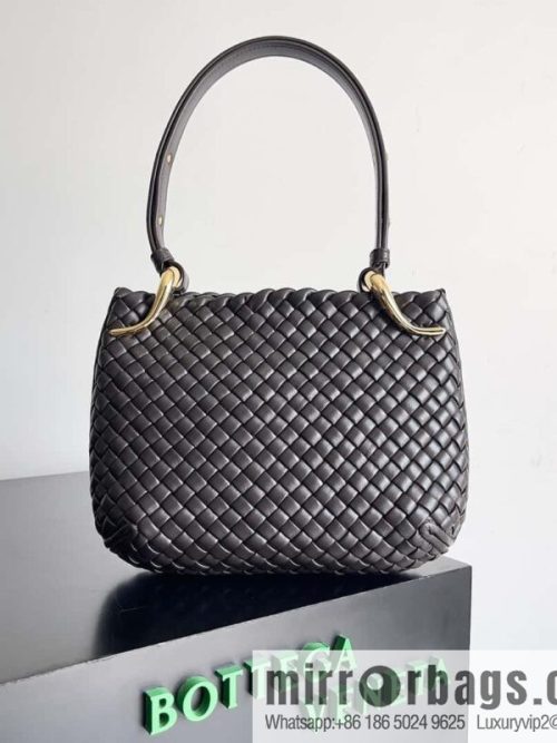 BV early spring new Clicker circular arc bag lamb woven leather, model number: 730968 chocolate color