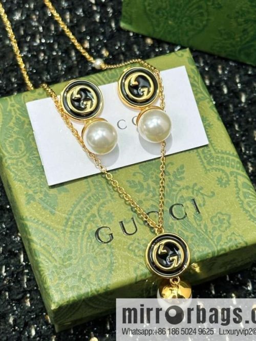 ❗️New ❗️ ☀ new Gucci Gucci double G pearl stud earrings necklace ☀