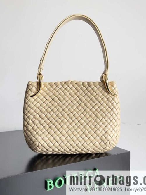 BV early spring new Clicker circular arc bag lamb woven leather, model number: 730968 oat color