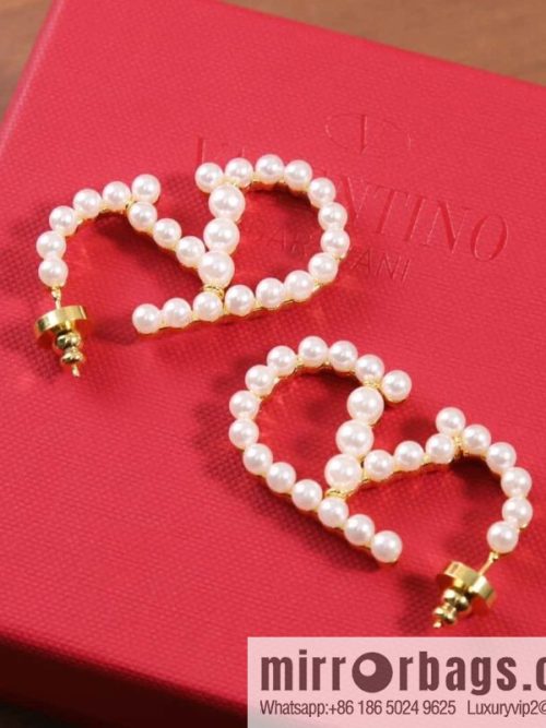 New ☑️ Valentino pearl stud earrings
