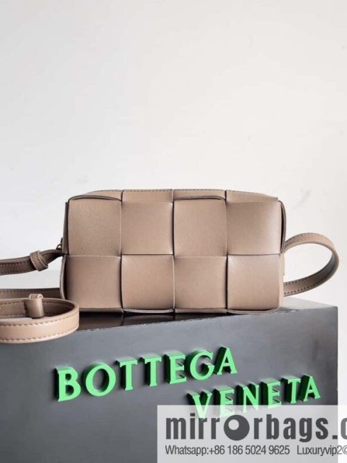 Bv early autumn new Cassette mobile phone bag, messenger bag, model; 755031 khaki