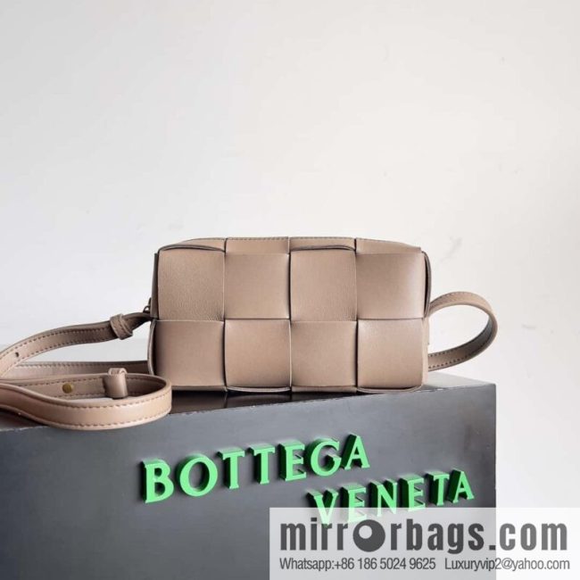 Bv early autumn new Cassette mobile phone bag, messenger bag, model; 755031 khaki