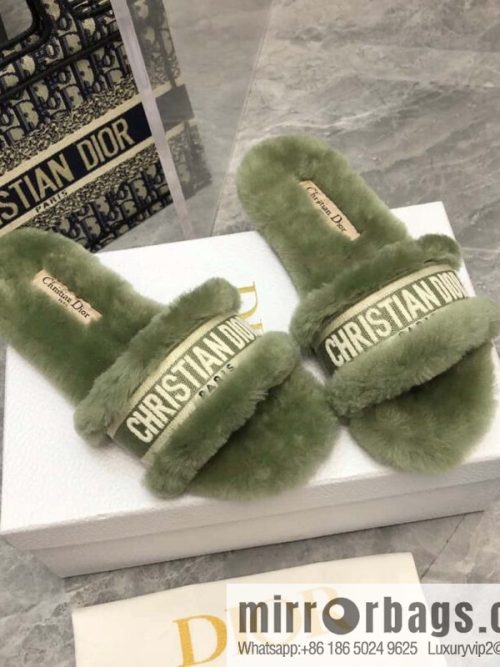 🐰🐰New color 2023-CD wool mop embroidered slippers series