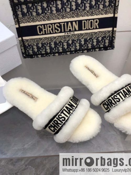 🐰🐰New color 2023-CD wool mop embroidered slippers series