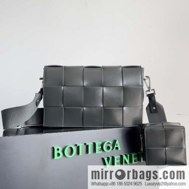 Bv new Unisex same 2-in-1 His & Hers model number: 741777 dark green
