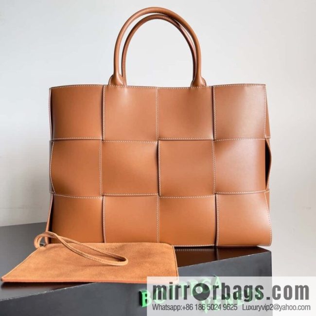BV tote bag, large BV new large tote bag, model number 620623, model number: 680165.