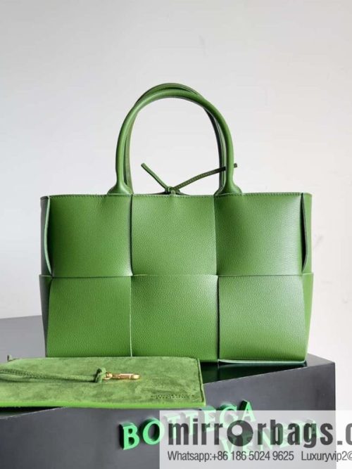 BottegaVeneta Intrecciato woven sheepskin two-color leather (fabric) tote handbag model: 652867