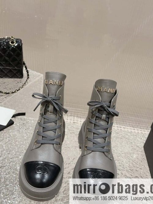 🐰🐰𝐂𝐡*𝐧𝐞𝐥 23 popular [genuine grade] version of the coolest short boots, locomotive boots, thick-soled round head color matching heightened lace-up short boots, Martin boots