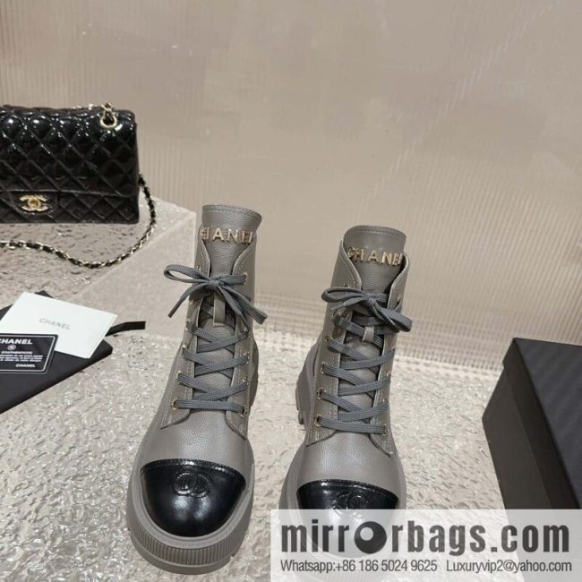 🐰🐰𝐂𝐡*𝐧𝐞𝐥 23 popular [genuine grade] version of the coolest short boots, locomotive boots, thick-soled round head color matching heightened lace-up short boots, Martin boots