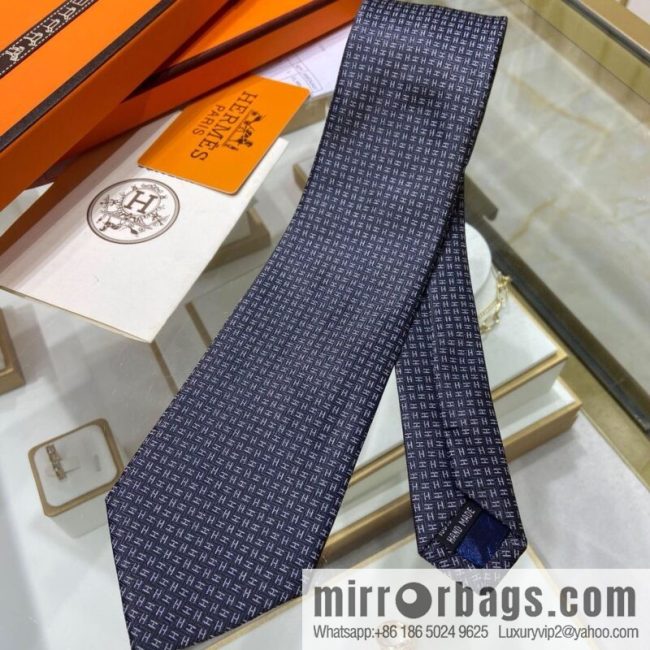 Hermes 100% Top Twill Silk Small H Letter Tie - Image 4