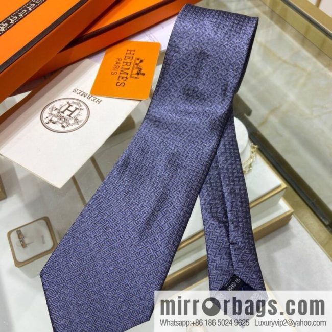 Hermes 100% Top Twill Silk Small H Letter Tie - Image 6