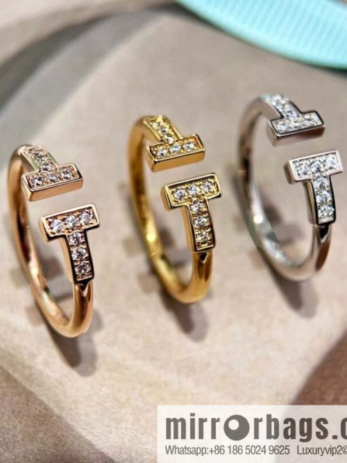 (3 Diamonds) ☀️ Tiffany & Co, Classic T Series 3 Diamond Double T Ring ☀️