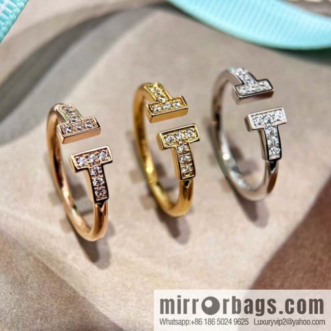 (3 Diamonds) ☀️ Tiffany & Co, Classic T Series 3 Diamond Double T Ring ☀️