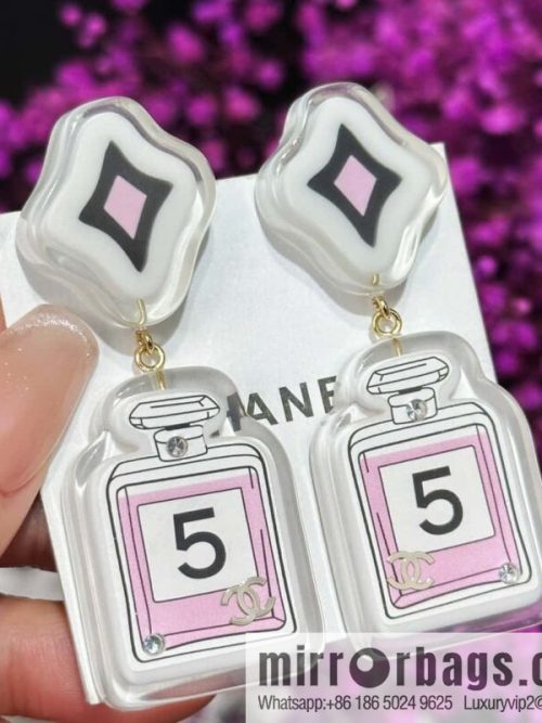 ❗️New ❗️ Chanel stud earrings ☀️ new ☑️ Chanel C2 perfume bottle stud earrings ☀️