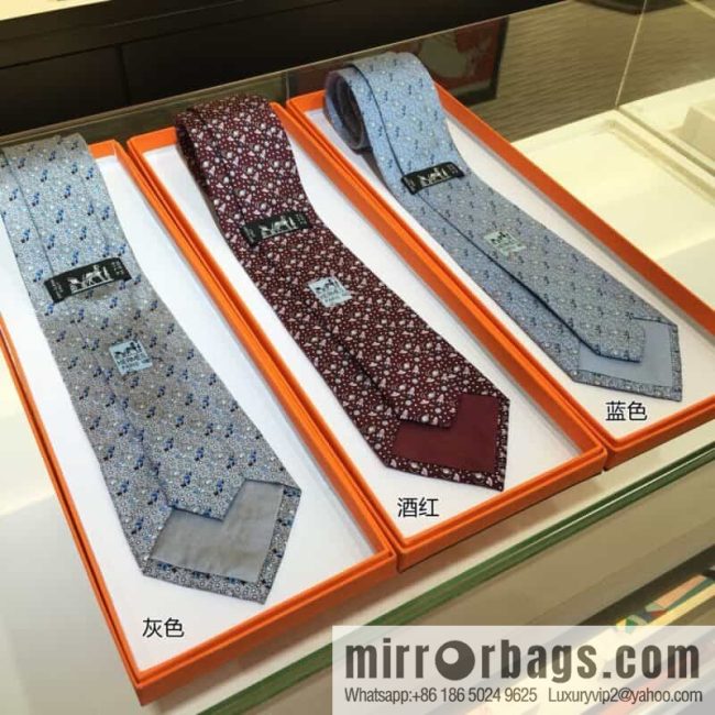 Hermes 100% Top Twill Silk Spaceship Tie