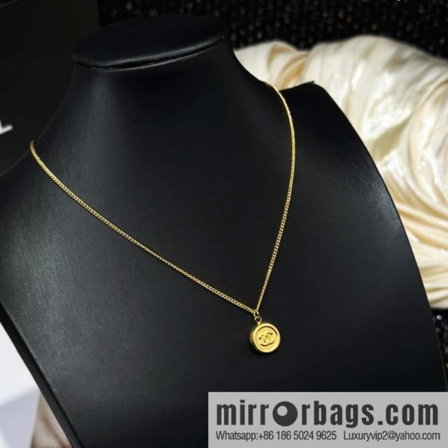 ❗️New ❗️ Chanel necklace ☀️ new ☑️ Chanel medieval series round double c necklace ☀️