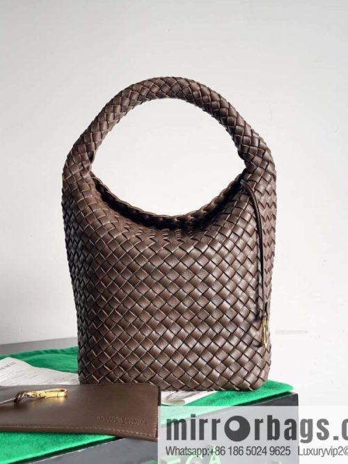 BV Cabat Bucket bucket bag model number: 753172 chocolate color